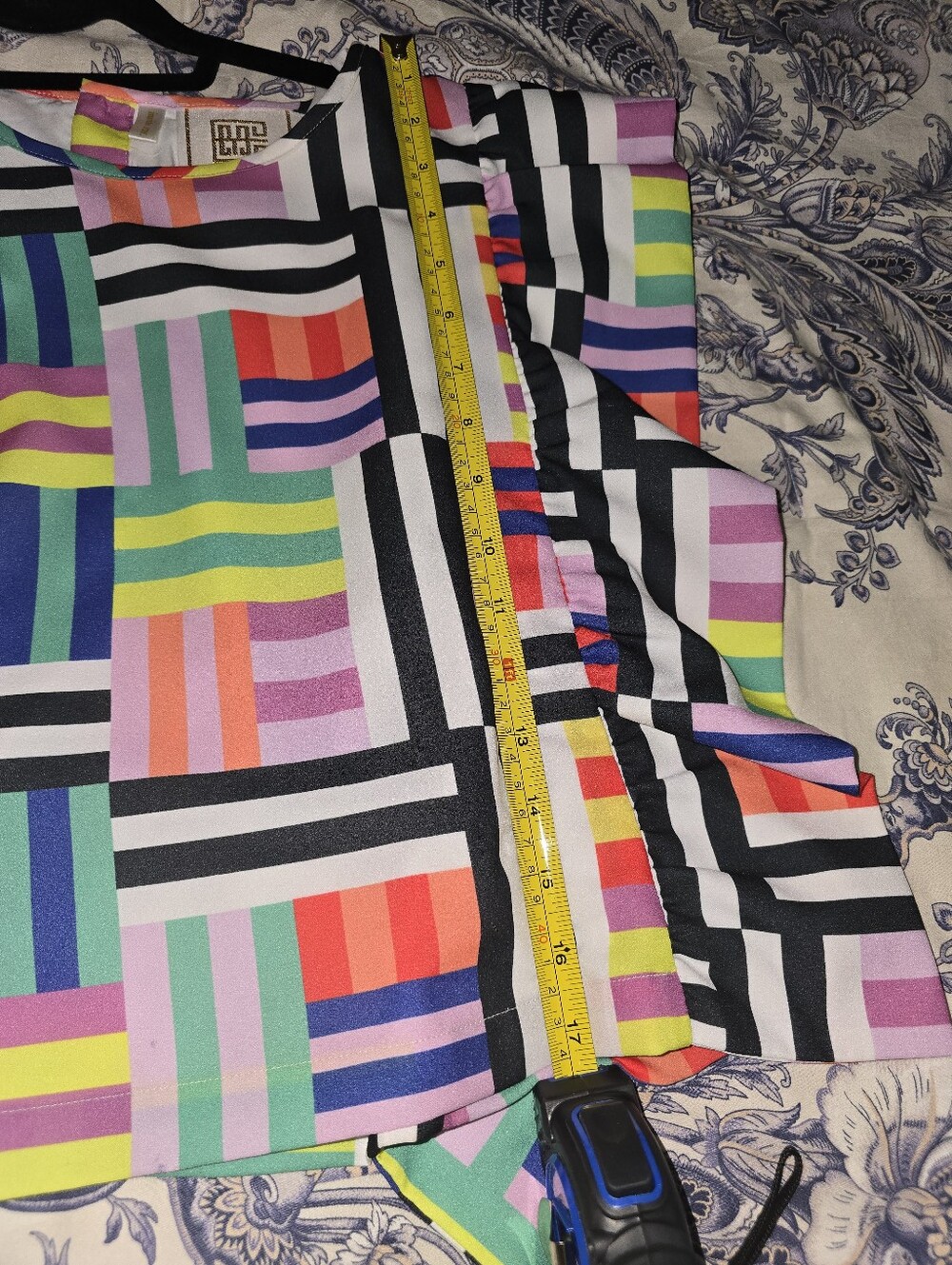 Women’s Multi-Color Geometric Ruffle Sleeve Top - Picture 7 of 7